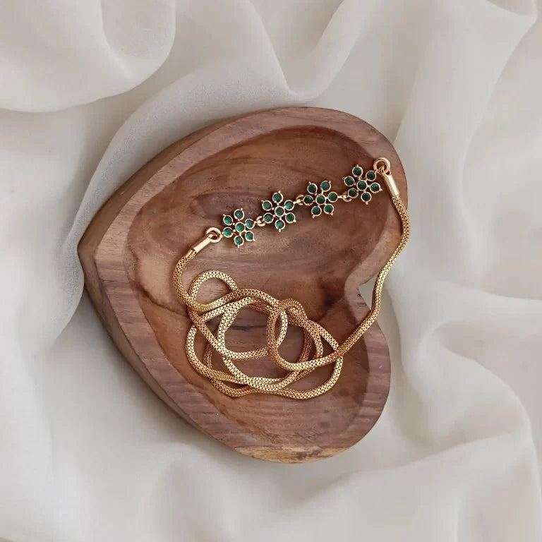 FLORAL DESIGN VIOLET STONE MUGAPPU CHAIN