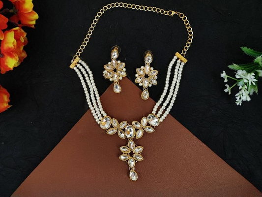 Designer Fancy Style Antique Jewellery High Gold Polish Party wear Clustered Pearl Antique Choker Style Neclace Set