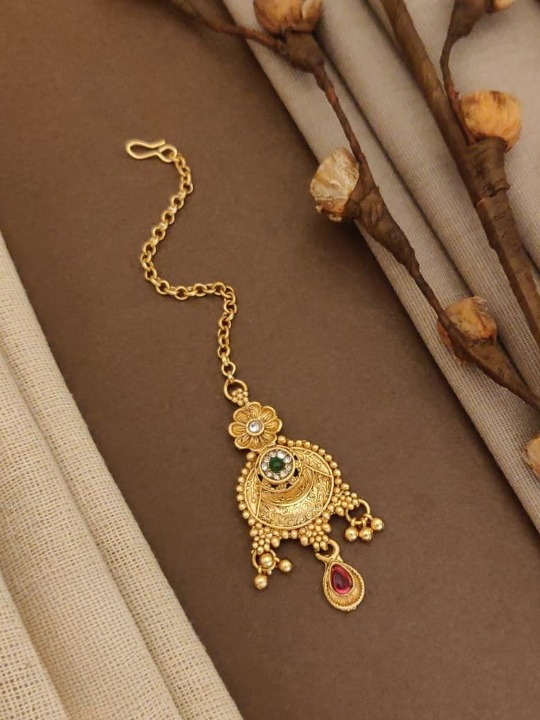 Clustered Moti Stone Chand Style Maang Tikka