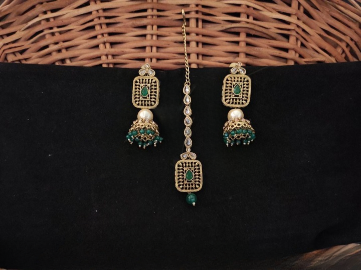 Antique Designer Mehendi Polish Clustered Pearl Party wear green Maang Tikka With Earrings