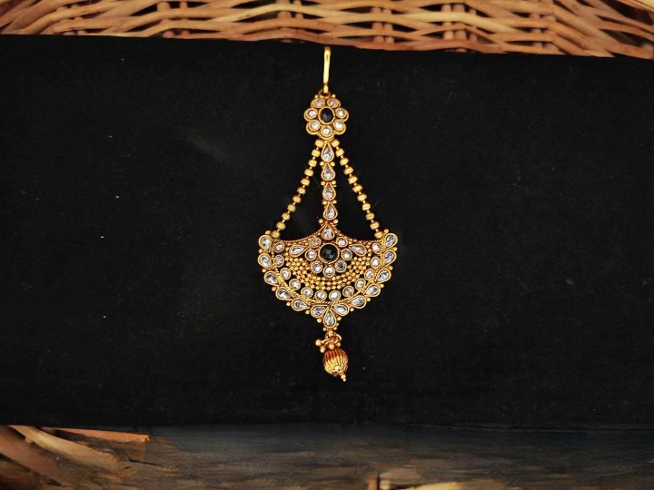 Designer High Gold Polish Party wear Designer Hair black Accessories Passa