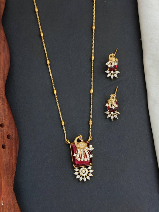 Beautiful Kemp Jewellery Matte Gold Party Wear Pendant Set