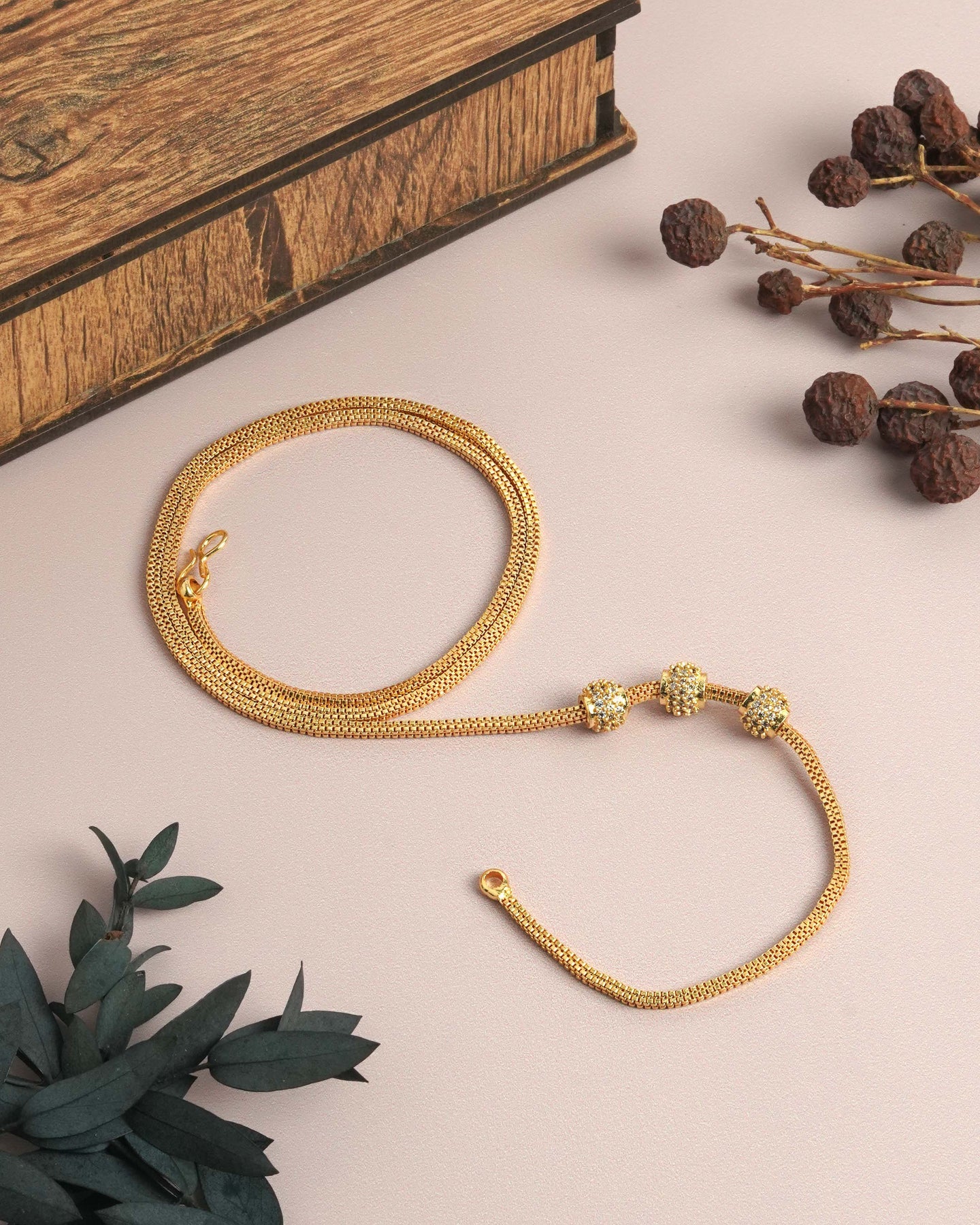 3 WHITE STONE BALL MUGAPPU CHAIN