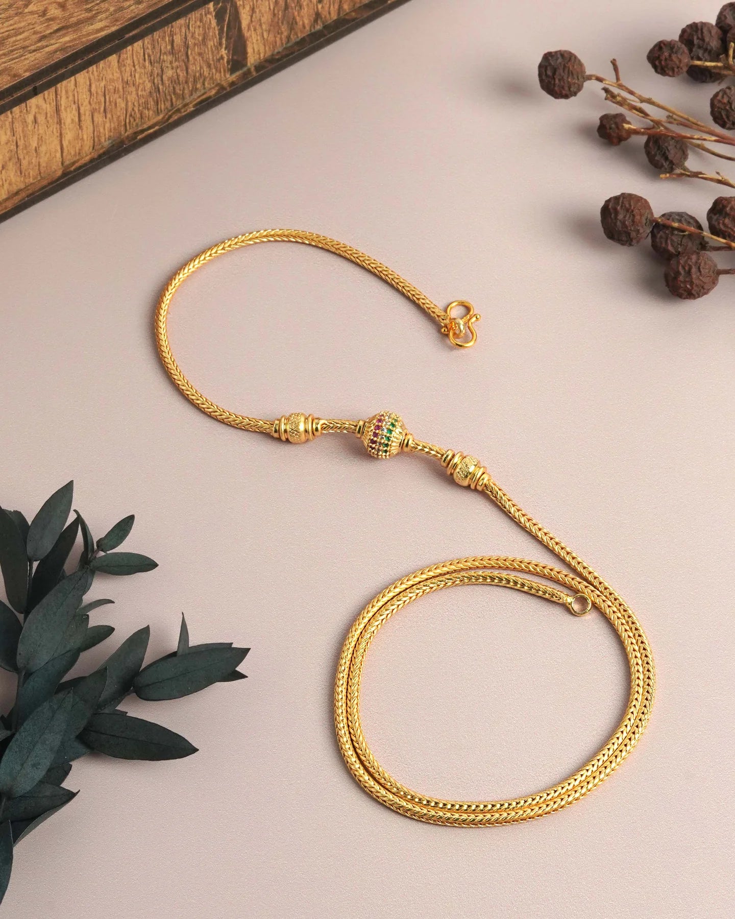WHITE STONE BALL MUGAPPU CHAIN