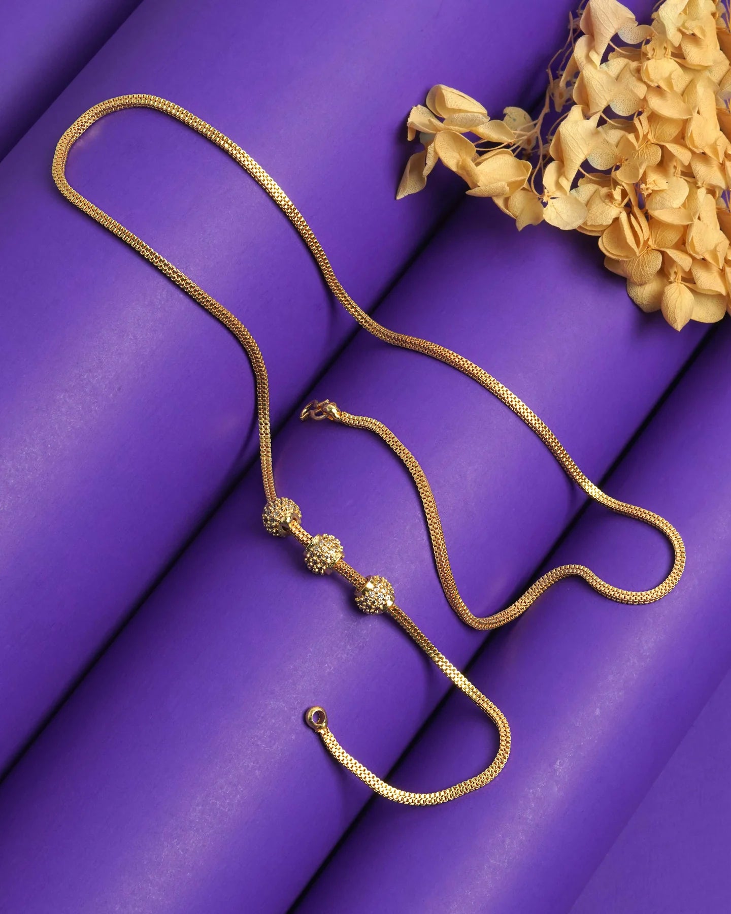 3 WHITE STONE BALL MUGAPPU CHAIN