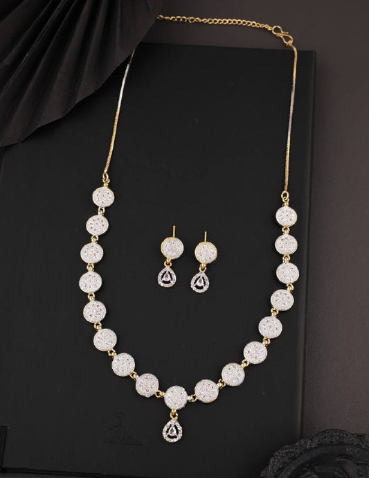 Elegant Gold Necklace Set