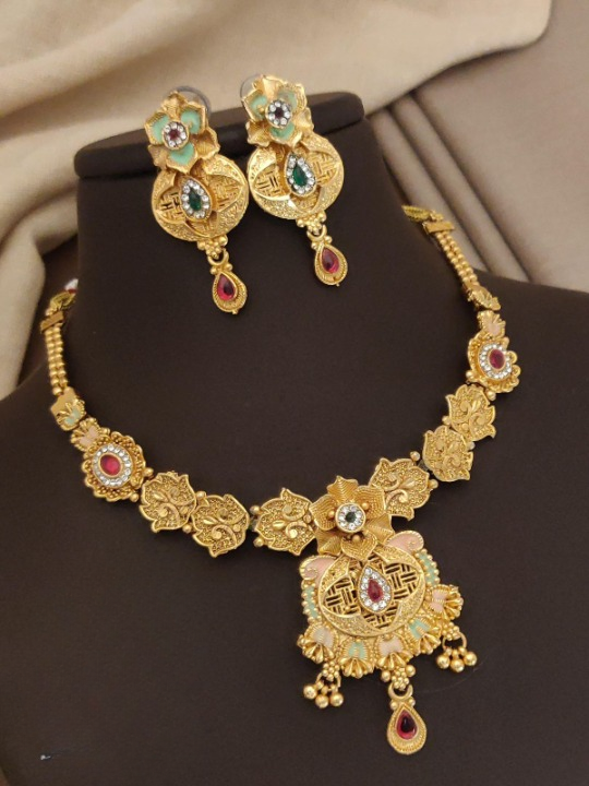 Antique High Gold Polish Clustered Pearl Necklace set