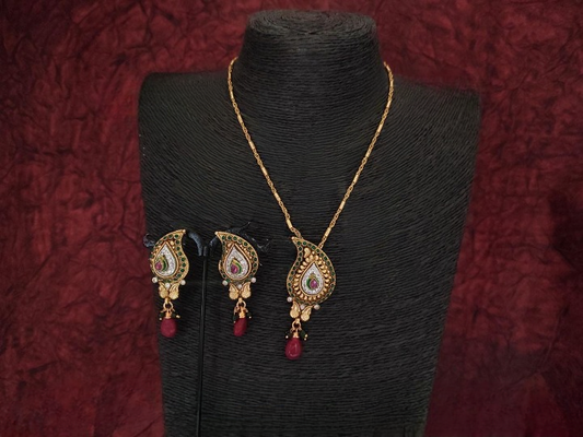 Paan Style Shape Ruby Green Pendant Set