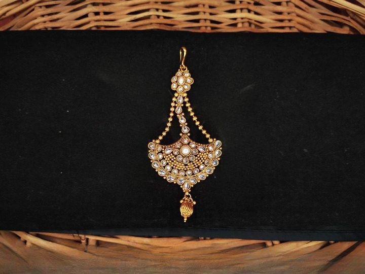 Designer High Gold Polish Party wear Designer Hair White Accessories Passa