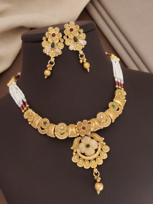 Design High Gold Polish Clustered Pearl Necklace Set