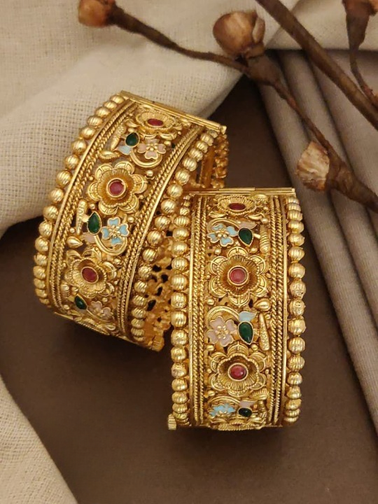 Designer Party Wear Matte Gold Polish Party Wear Kemp Bangles