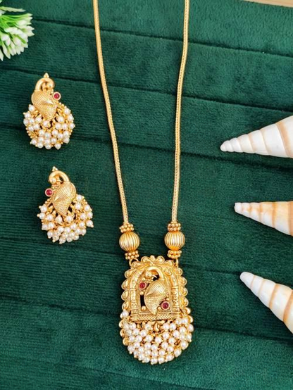 Antique Jewellery Matte Gold Polish Fancy Style Ruby Pendant Set