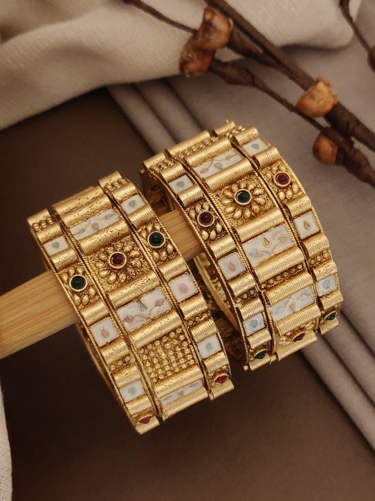 Textured Webbed Antique Bangles