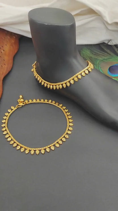 Beautiful High Gold Polish Fancy Style Party Wear Payal