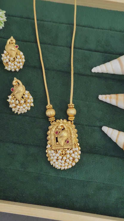 Antique Jewellery Matte Gold Polish Fancy Style Ruby Pendant Set